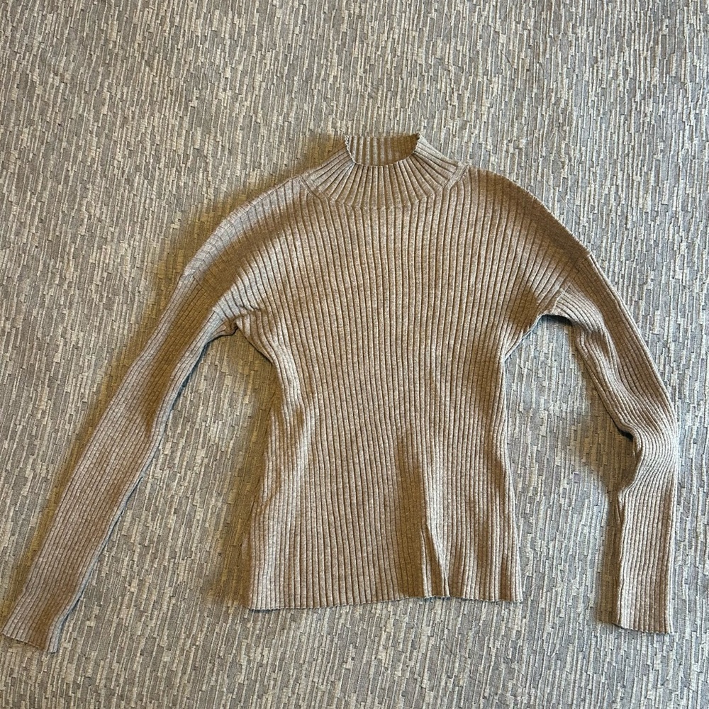 Light gray banana republic Sweater